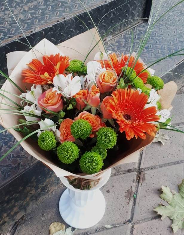 Букет цветов из: Герберы, Хризантемы, Альстромерии и Розы в Грязь