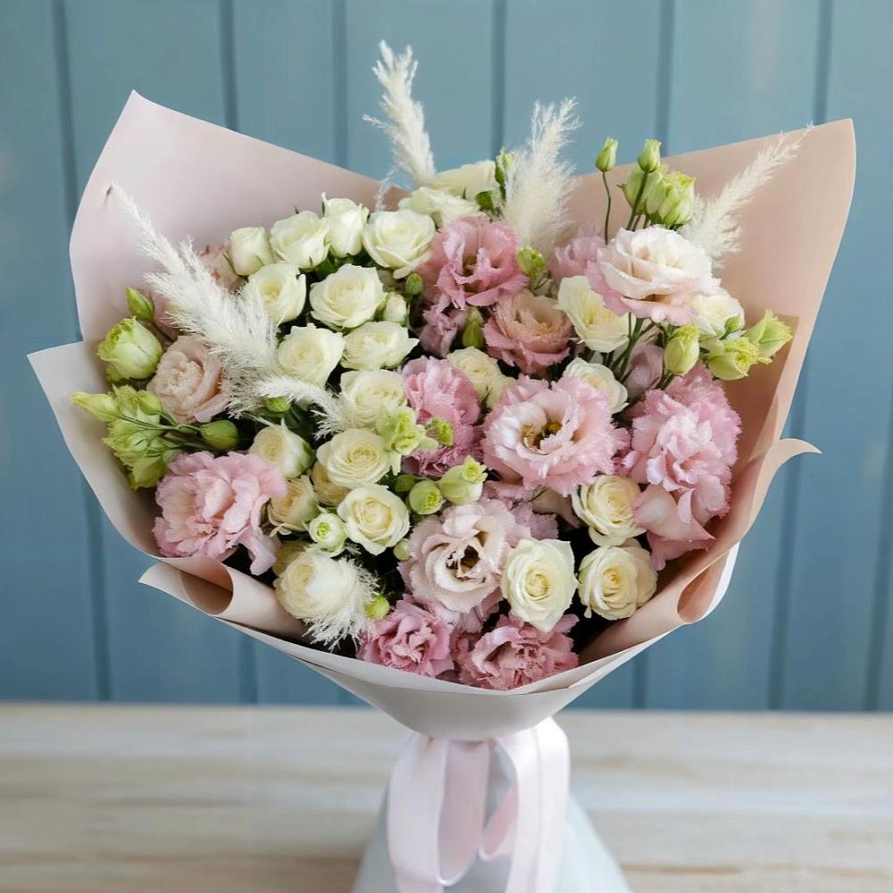 Букет цветов из: Альстромерии и Розы в Грязь