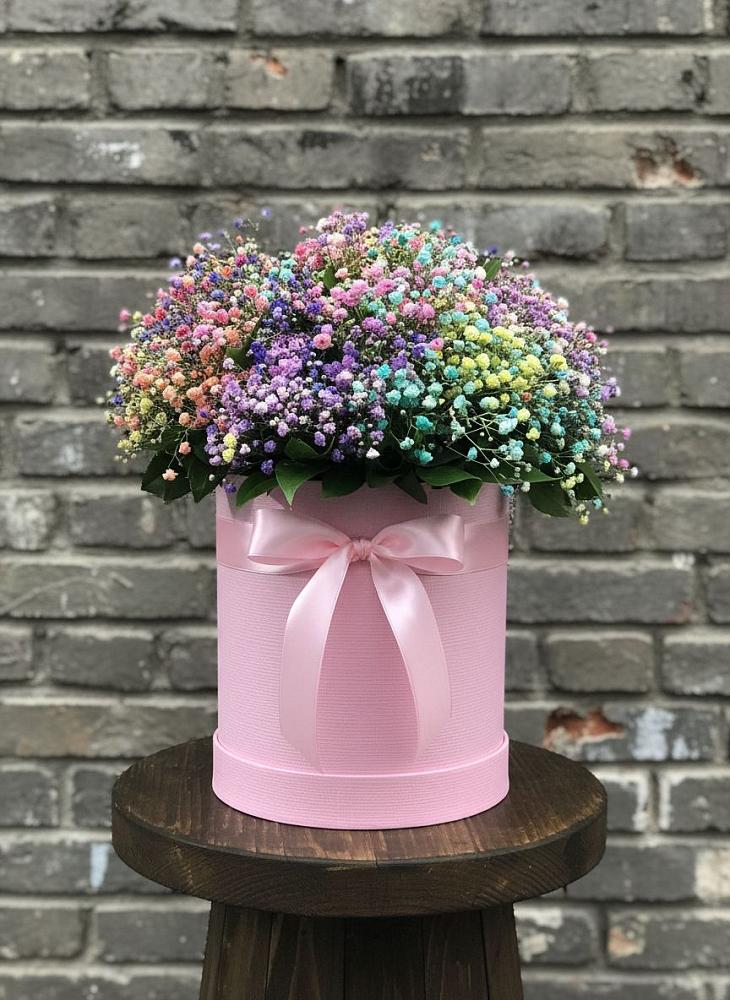 Цветочная композиция из Гипсофила и Розы в шляпной коробке в Грязь