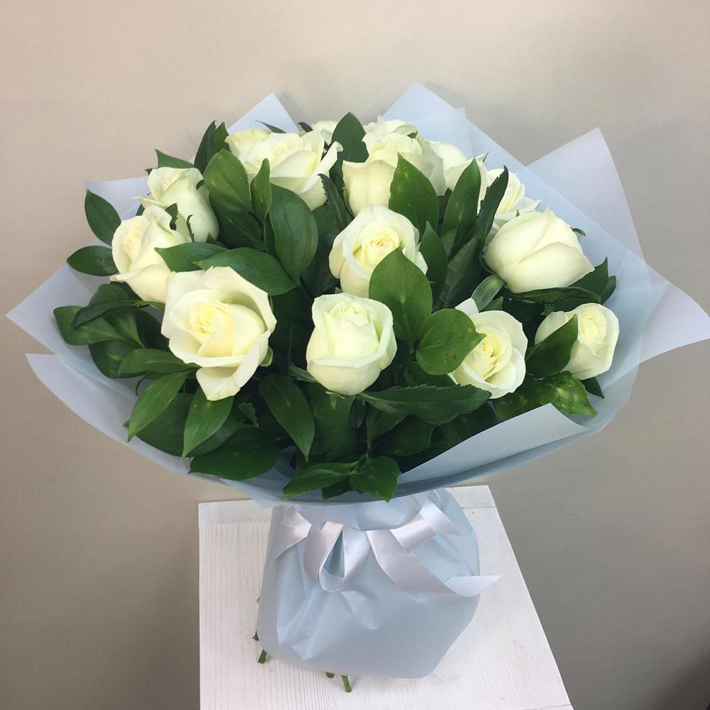 Букет 15 Белых роз Проуд в Грязь