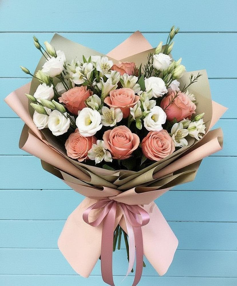 Букет цветов из: Розы, Альстромерии и Лизиантусы в Грязь