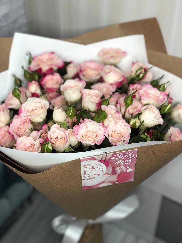 Букет цветов из: Розы в Грязь