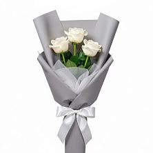 Букет 3 белые розы в Грязь
