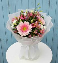 Букет цветов из:  Герберы, Альстромерии и Лизиантусы #REPLACE_PRED# Грязь