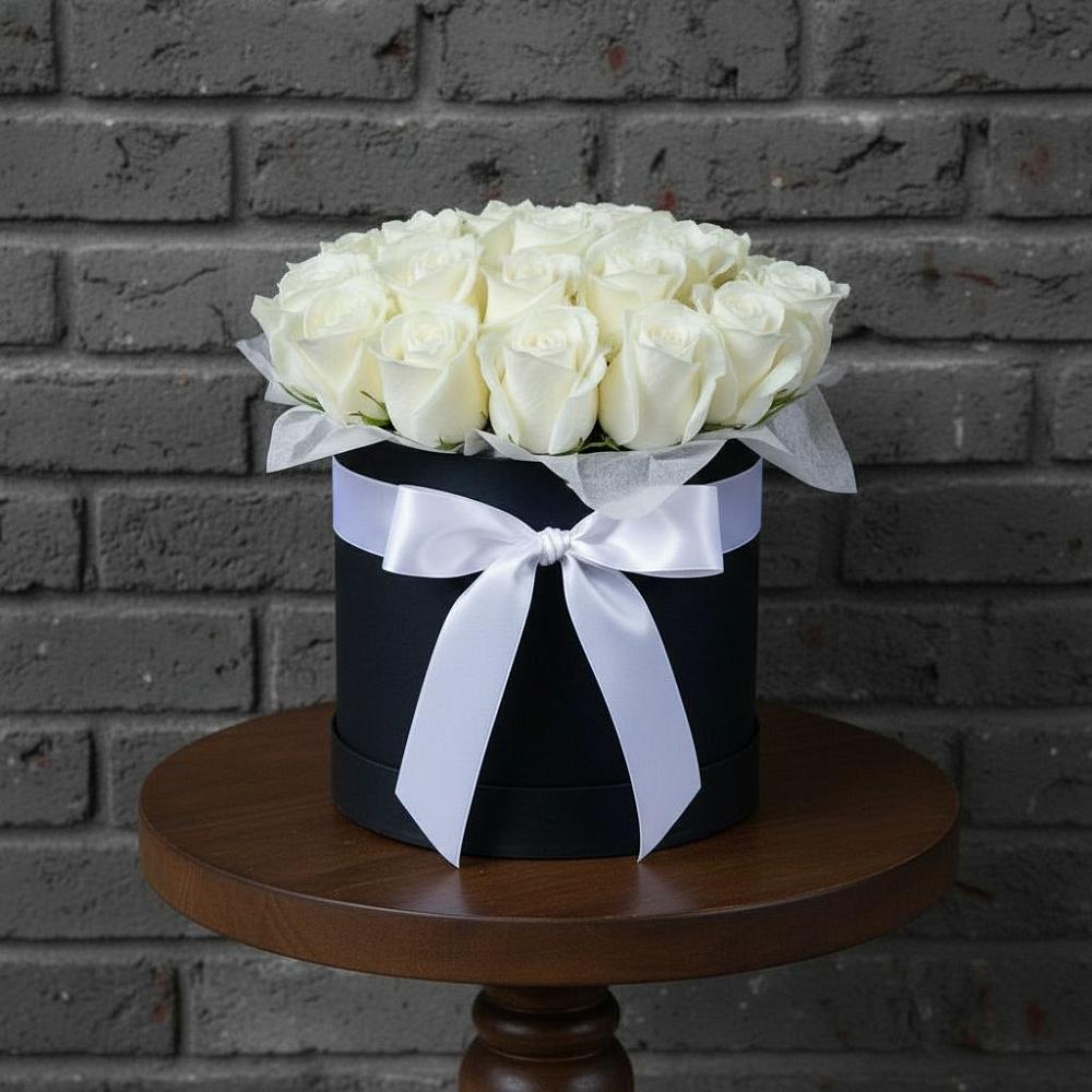 Цветочная композиция из Розы в шляпной коробке в Грязь