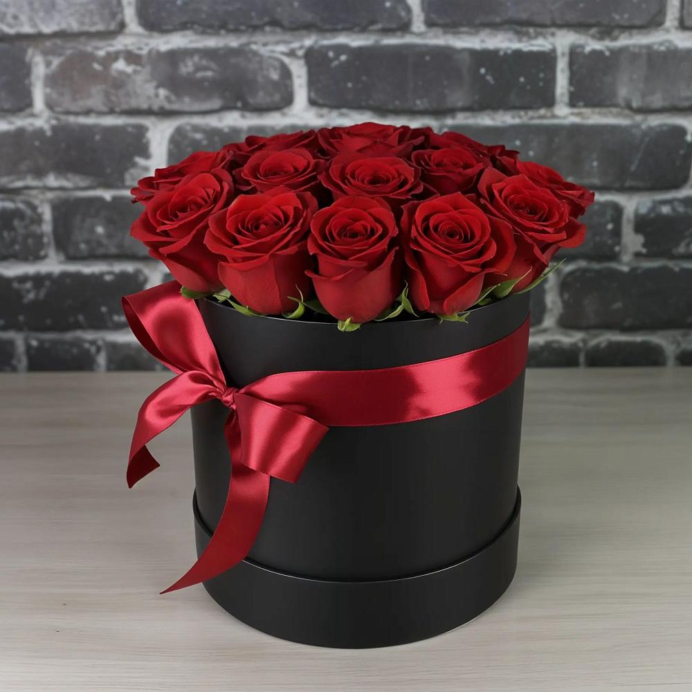 Цветочная композиция из Розы в шляпной коробке в Грязь