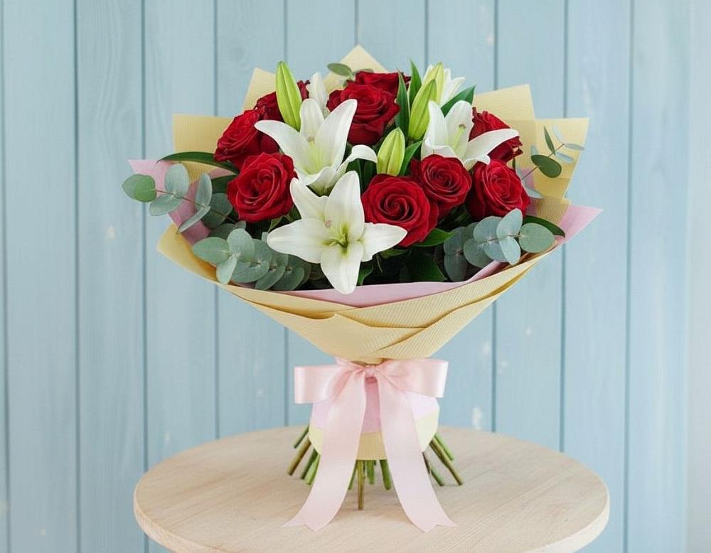 Букет цветов из: Лилии и Розы в Грязь